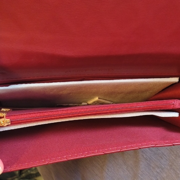 Badgley Mischka Burgundy Quilted Crossbody Bag with Gold Chain - Picture 4 of 5